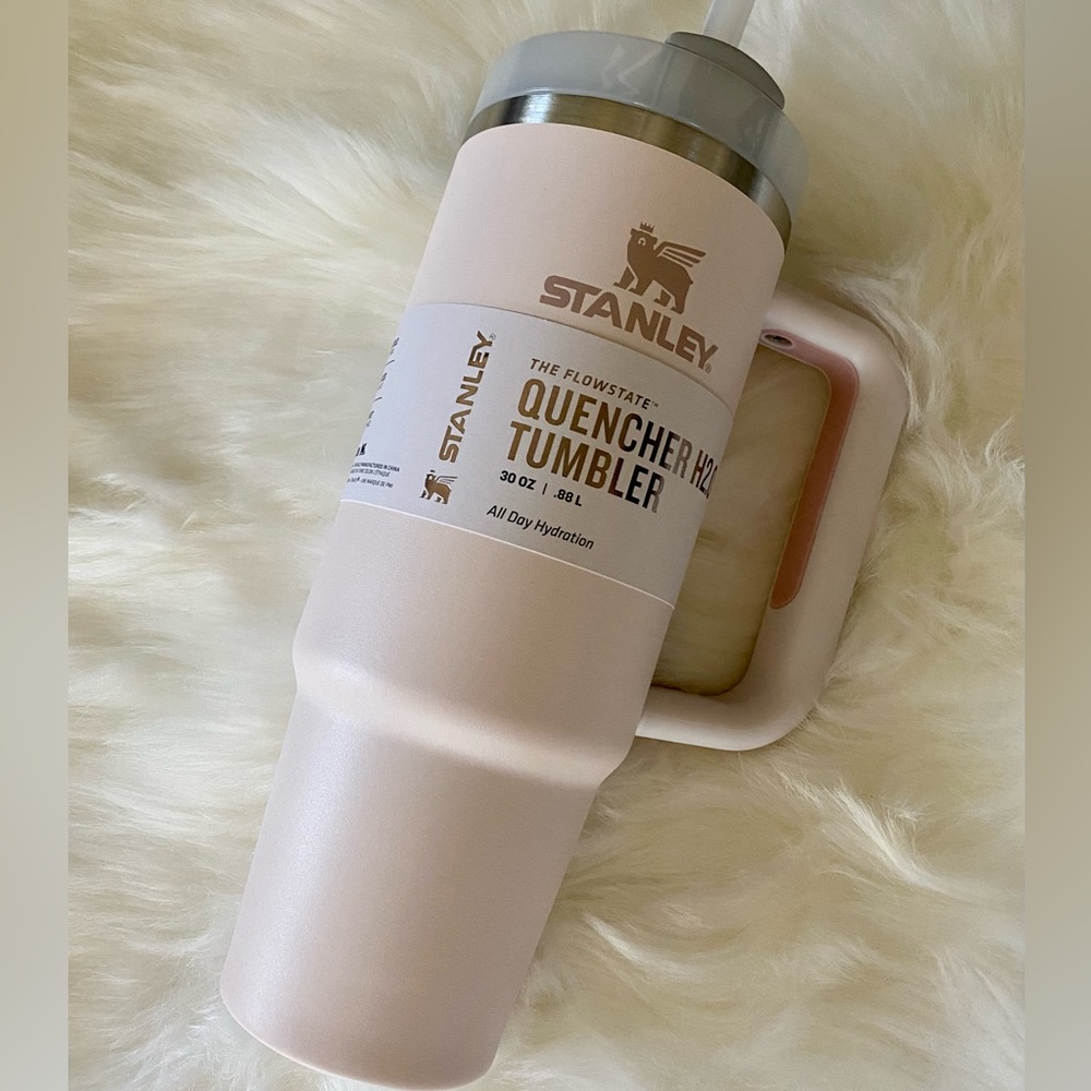NWT New Stanley 30 Oz. Quencher H2.0 Tumbler in ROSE QUARTZ Pink